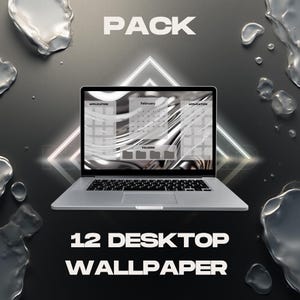 Puede incluir: Un portátil plateado que muestra un fondo de pantalla con un calendario e iconos de carpetas. La imagen está sobre un fondo oscuro con la palabra "PACK" en la parte superior y "12 DESKTOP WALLPAPER" en la parte inferior. Formas plateadas abstractas rodean el portátil.