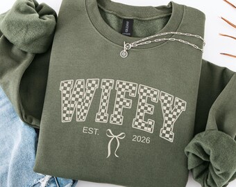 Wifey Sweatshirt Checkered Pattern Mrs Crewneck New Wife Gift Fiance Pullover Coquette Wedding Bride Bow Bridal Shower Newlywed Honeymoon
