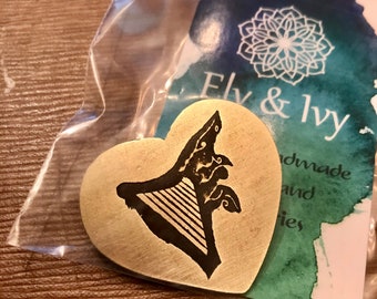 Golden Harp Heart Medallion Pin