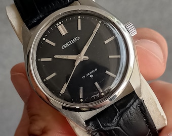 Rare Seiko Manual Wind Black Vintage Japanes Men's Wrist Watch 6300-8000