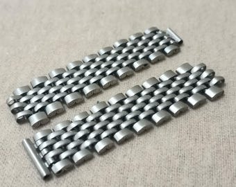 Omega Beads Of Rice Bracelet Links