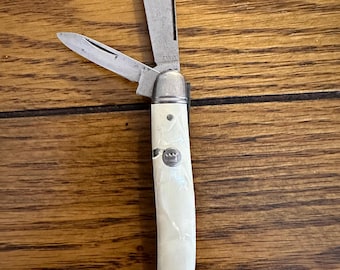 Clean vintage Imperial USA small two blade pocketknife