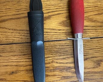 Near mint vintage carbon steel Mora knife see/read