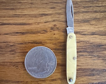Vintage Latama Italy micro pocketknife, heat treated, clean & snappy, see/read