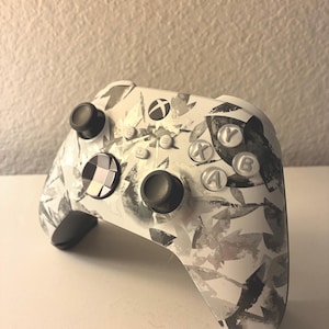 Minimalist Invisible Controller Stand XBOX PS5 PS4 NINTENDO