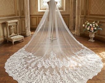 Velo de novia largo estilo catedral color marfil, mantilla española con encaje de Chantilly, velo de novia de encaje floral festoneado.