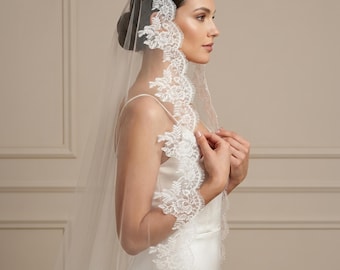 Ivory Cathedral Mantilla Veil, Spanish Floral Lace Bridal Veil, Scalloped Chantilly Edge, Long Elegant Wedding Veil with Comb
