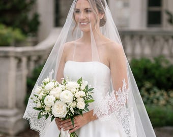Velo de novia estilo catedral con ribete de encaje y peineta, velo de mantilla española de dos capas, velo de novia de encaje Chantilly, velo de novia estilo catedral.