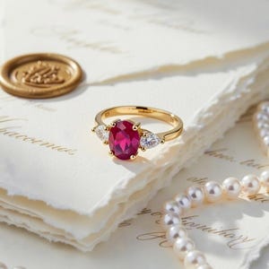 Ovaal geslepen robijnrode ring, sierlijke ring, vergulde ring, 925 sterlingzilver, huwelijkssieraden, cadeau voor haar, bruidscadeau, moedercadeau, uniek cadeau