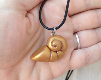 Sea Shell Ursula Necklace - Etsy