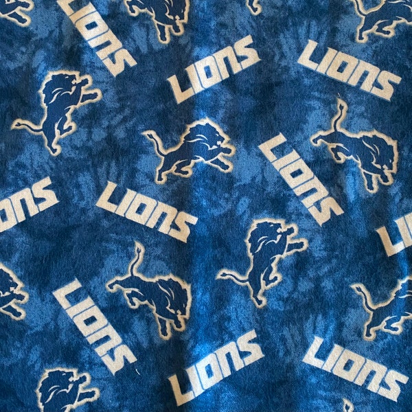 DETROIT LIONS FOOTBALL, Dog Bandana, Handmade, Elastic Collar, Slip-on