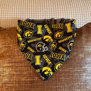 Iowa hawkeye dog bandana discount