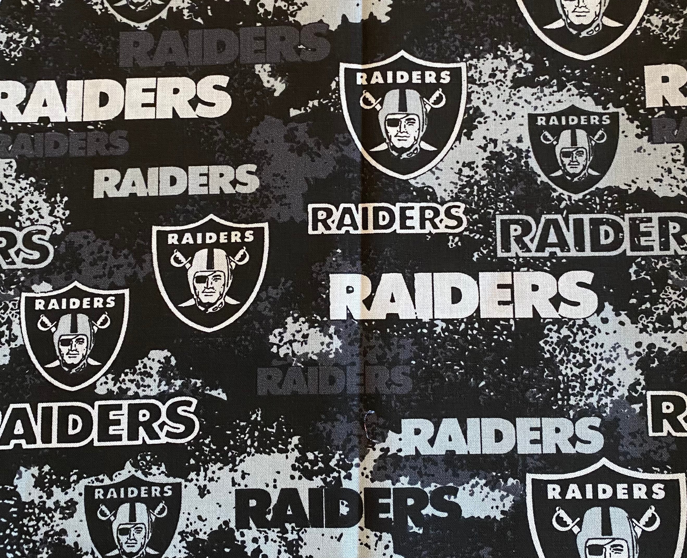 Las Vegas Raiders Over-the-Collar Reversible Dog Bandanas ~ Four Sizes –  ENestor Products