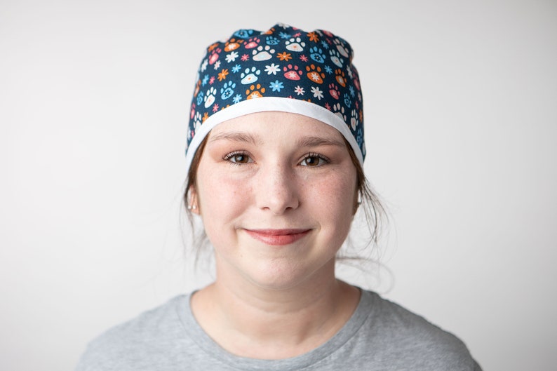 Casquette de gommage florale à imprimé patte, chapeau de gommage de cheveux de lutin, idées cadeaux unisexes de casquette chirurgicale, chapeau chirurgical pour infirmières, casquette de cheveux courts Med maximaliste image 6