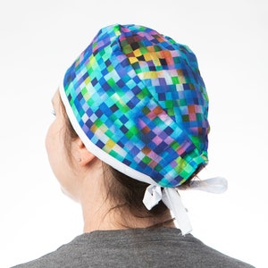 Rainbow pixel style print scrub cap that covers the whole head. Ideal for short but if hair is worn braided and pinned up can work for long hair too. Y2K, Medical surgical research Analyst, Ombre rainbow, Clinical Trial Tech, Surgical Study resident