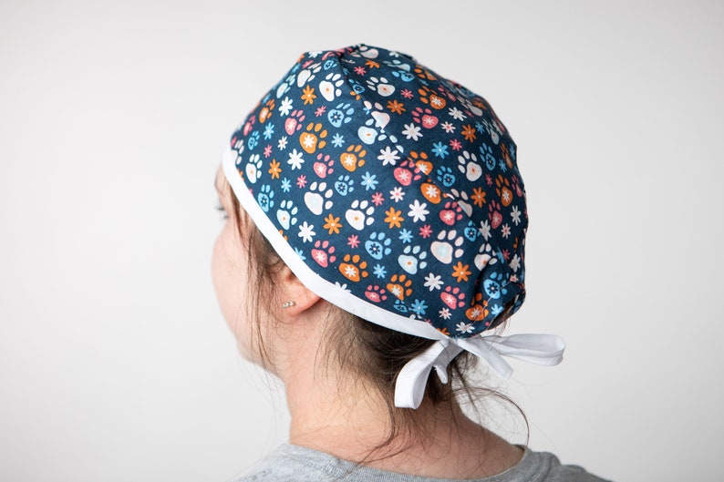 Casquette de gommage florale à imprimé patte, chapeau de gommage de cheveux de lutin, idées cadeaux unisexes de casquette chirurgicale, chapeau chirurgical pour infirmières, casquette de cheveux courts Med maximaliste No thanks!