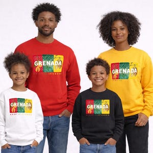 Może przedstawiać: Cztery osoby w pasujących bluzach z napisem "GRENADA" w kolorowym wzorze. Bluzy są czerwone, żółte, czarne i białe. Projekt zawiera kolory i tekst flagi Grenady.
