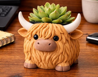 Highland Cow Succulent Planter – Cute Cow Plant Pot – 3D Printed Desk Decor – Farmhouse Decor – Unique Gift for Plant Lovers