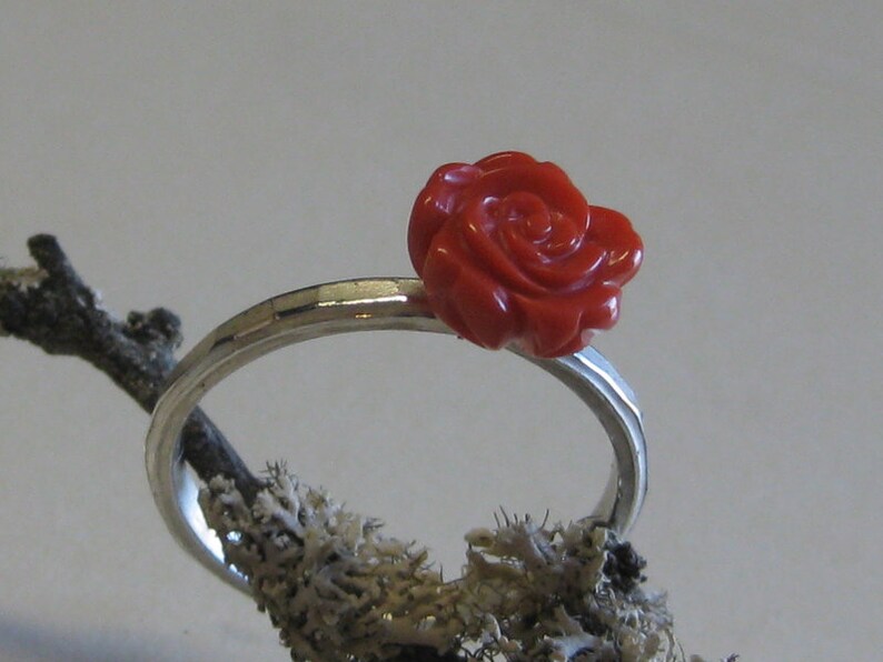 Silver ring coral rose delicate dainty coral ring silver goldsmith Sabine Knoll image 3