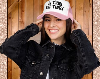 Casquette Trucker A Tini Bit Tipsy | Enterrement de vie de jeune fille martini, chapeau d'été