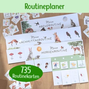 Op de afbeelding: Een set van drie witte rechthoekige routineplanners met de labels Meine Morgenroutine, Meine Nachmittagsroutine en Meine Abendroutine, voorzien van aquarelillustraties van bosdieren en planten, vergezeld door talloze kleine vierkante taakkaarten.