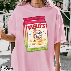 Divertida camiseta de Maui con el lema "Pua y Heihei: Mejora de la merienda en barco", camiseta del equipo de merienda de las princesas de Moana de Disney, película Moana 2026, Aldea Polinesia de Disney imagen 3