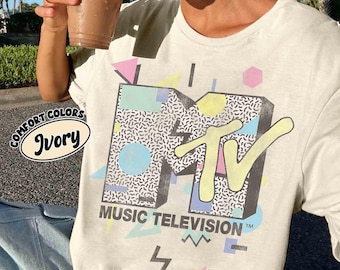 Retro 90-stijl MTV Shape Design Logo Comfort Colors® T-shirt, vintage T-shirt met muziektelevisie, T-shirt met MTV-logo, retro MTV Wash-cadeaus uit de jaren 80 en 90