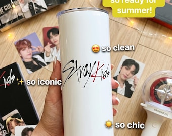 Vaso con el logo de Stray Kids