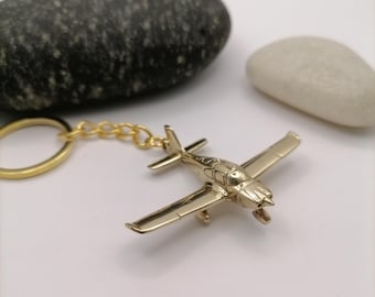 Brass Cirrus SR22 Airplane Keychain, Detailed Aviation Gift for Men, Flysafe Keychain, Voyage Charm