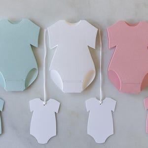 Baby Shower Clothesline Banner & Gift Tag Set: Onesie Garland