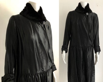 Stunning 1920's Coat Moleskin Collar