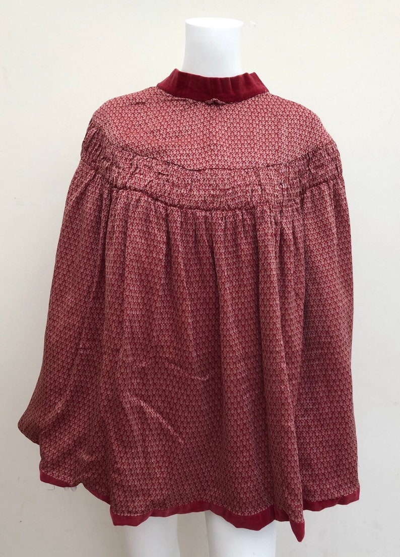 1920\u2019s Raspberry Coloured Velvet Cape