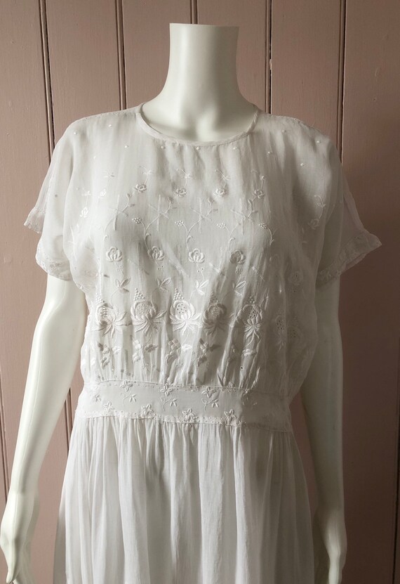 Beautiful 1920’s Embroidered Day Dress