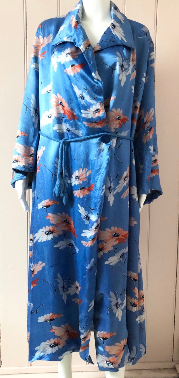 Beautiful 1930’s Floral Satin Dressing Gown - image 1