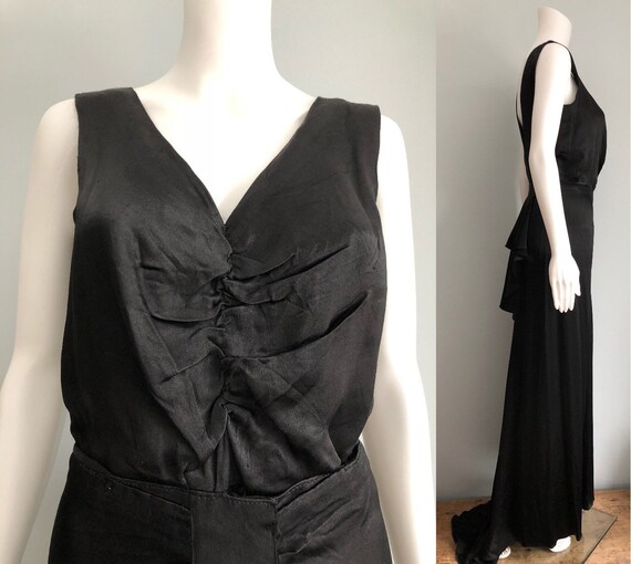 Beautiful 1930's Silky Crepe Evening Gown