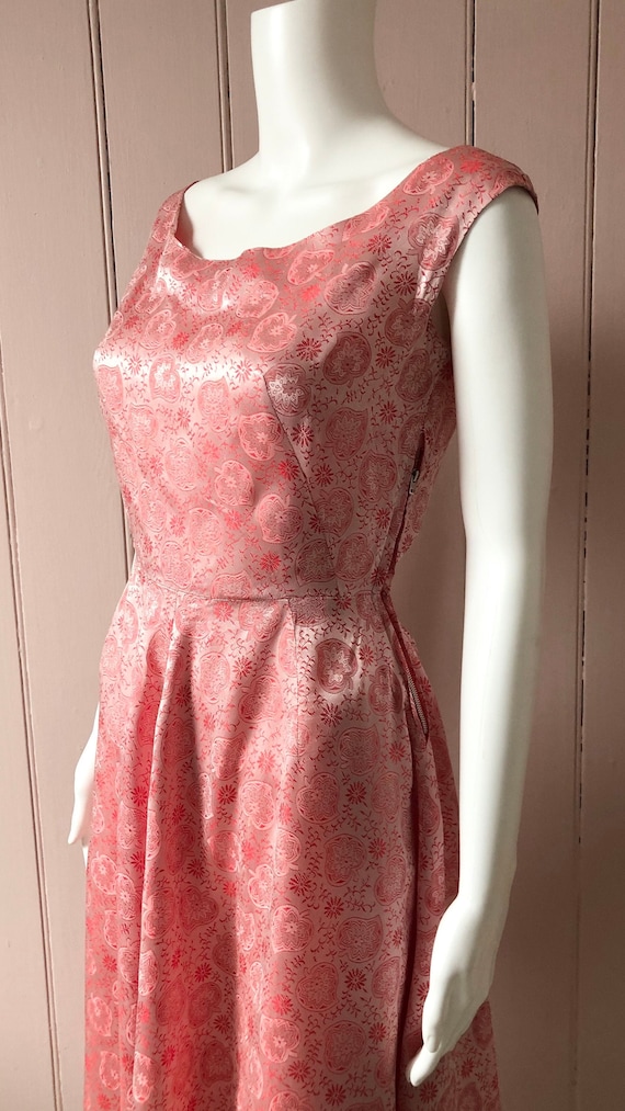 Pretty Silky 1940’s Patterned Dress