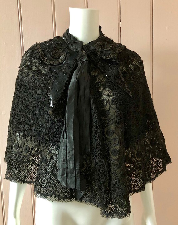 Superb Victorian Cape Ribbon Detail