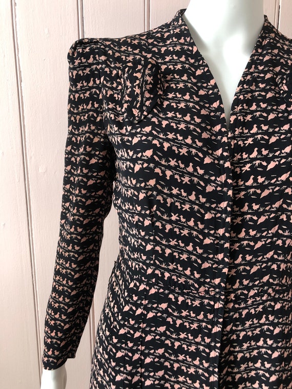 Beautiful 1940’s Novelty Print Crepe Duck