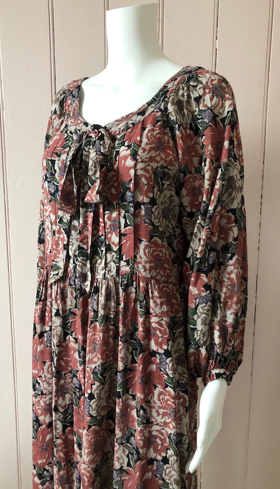 Pretty 1970’s Floral Smock Dress
