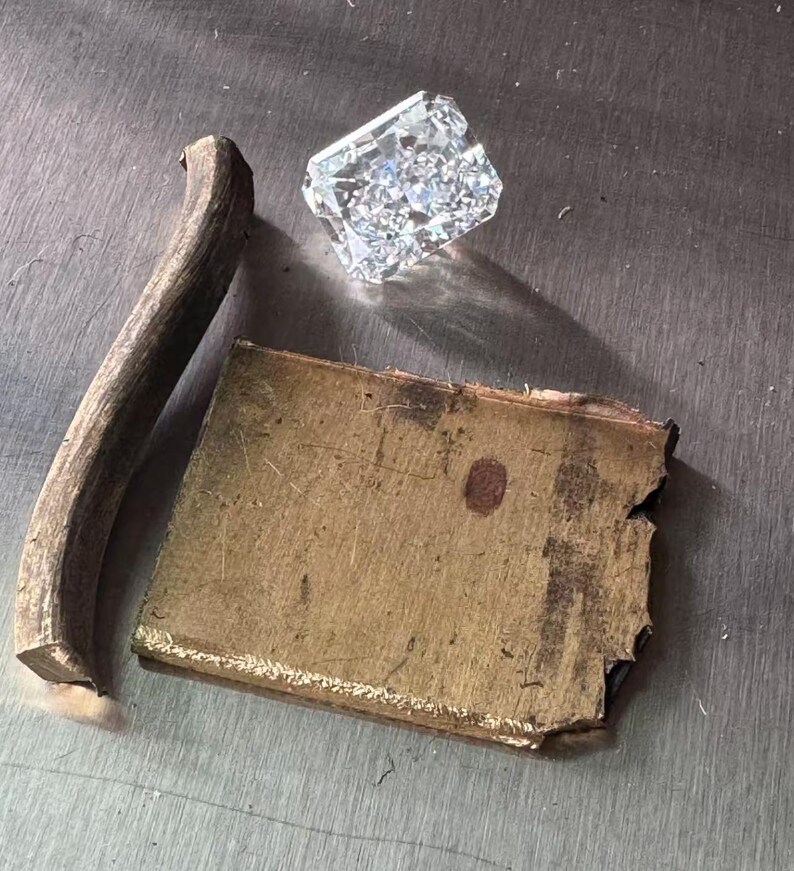 Bague directionnelle en argent et rubis image 4
