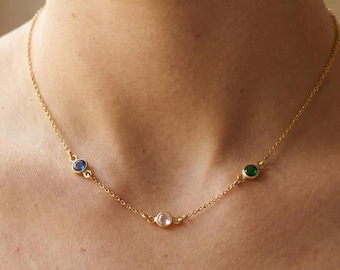 Personalisierte Geburtsstein Halskette vergoldet, Minimalistische Familienkette mit Edelsteinen, Geschenk für Mama, Freundin & Ehefrau
