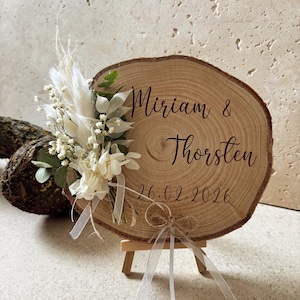 personalisiertes Ringkissen aus Holz| 16-19 cm| Gravur mit Namen und Datum| Trockenfloristik| handgemachtes Unikat mit Rinde