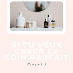 Peut inclure: Une bouteille en céramique blanche avec une base grise, une petite boîte beige et plusieurs flacons et pots de cosmétiques sont disposés sur une surface en marbre. L'image a une palette de couleurs douces et neutres, suggérant des produits de soin.