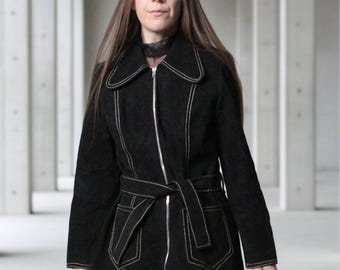 60s Vintage black suede jacket with dog ear collar / Short suede coat with a belt