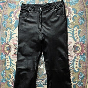 TAILLES PLUS Pantalon en cuir noir / Pantalon évasé taille haute en cuir