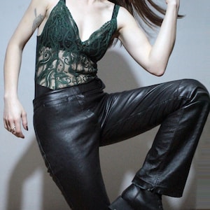 Pantalon évasé en cuir pour femme / Pantalon en cuir bootcut des années 2000