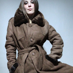 Men's long shearling / Sheepskin coat / Brown suede trench coat