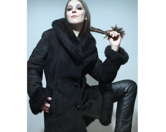 Black sheepskin coat / Vintage shearling coat / Womens winter coat