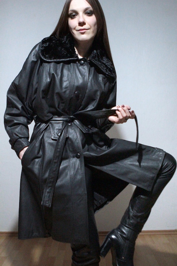 ジャケット・アウター vintage black power shoulder long coat Adhdyuud Women Extra Long Extra Long Black Leather Coat