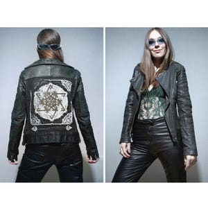 Damen schwarze Leder Motorradjacke / Bikerjacke mit großem Rückenspiel